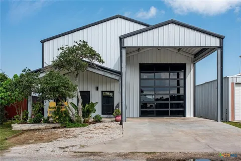 804 W Tyler Avenue
