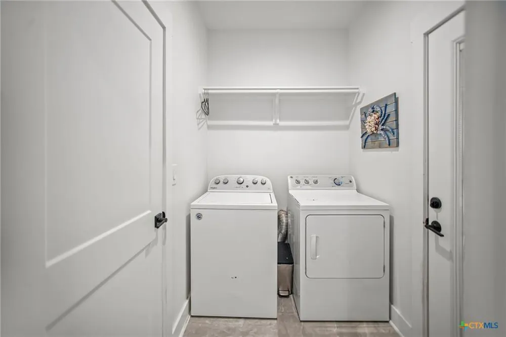 804 W Tyler Avenue Port O Connor, TX 77982