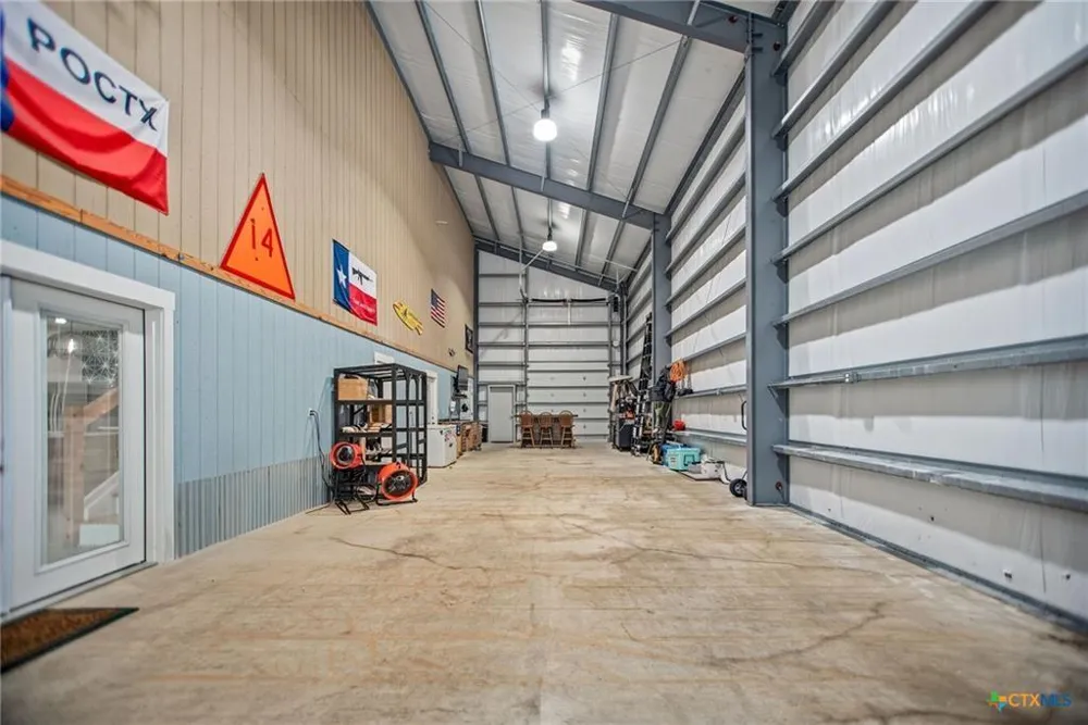 804 W Tyler Avenue Port O Connor, TX 77982