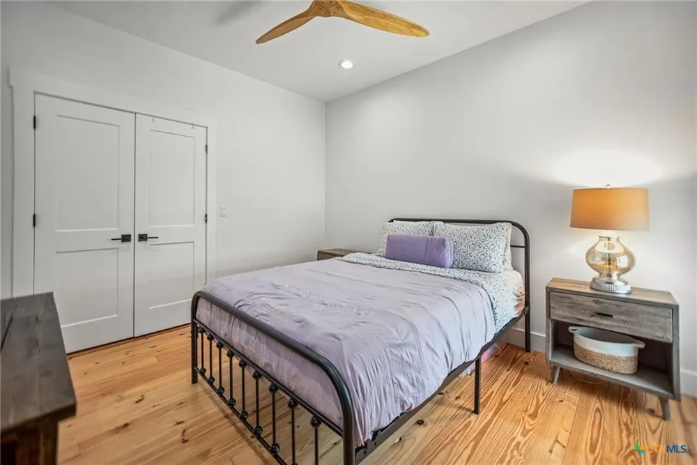 804 W Tyler Avenue Port O Connor, TX 77982