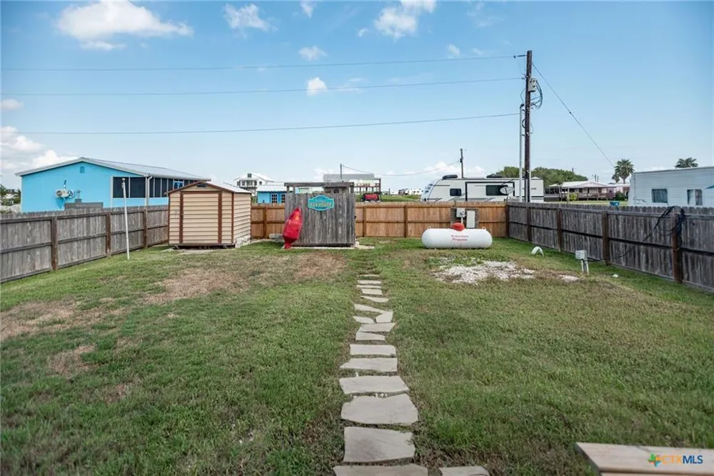 804 W Tyler Avenue Port O Connor, TX 77982