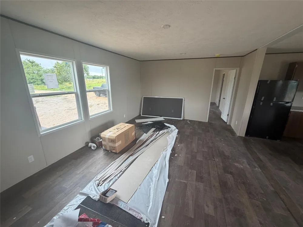 25 Cr 124 Road Floresville, TX 78114