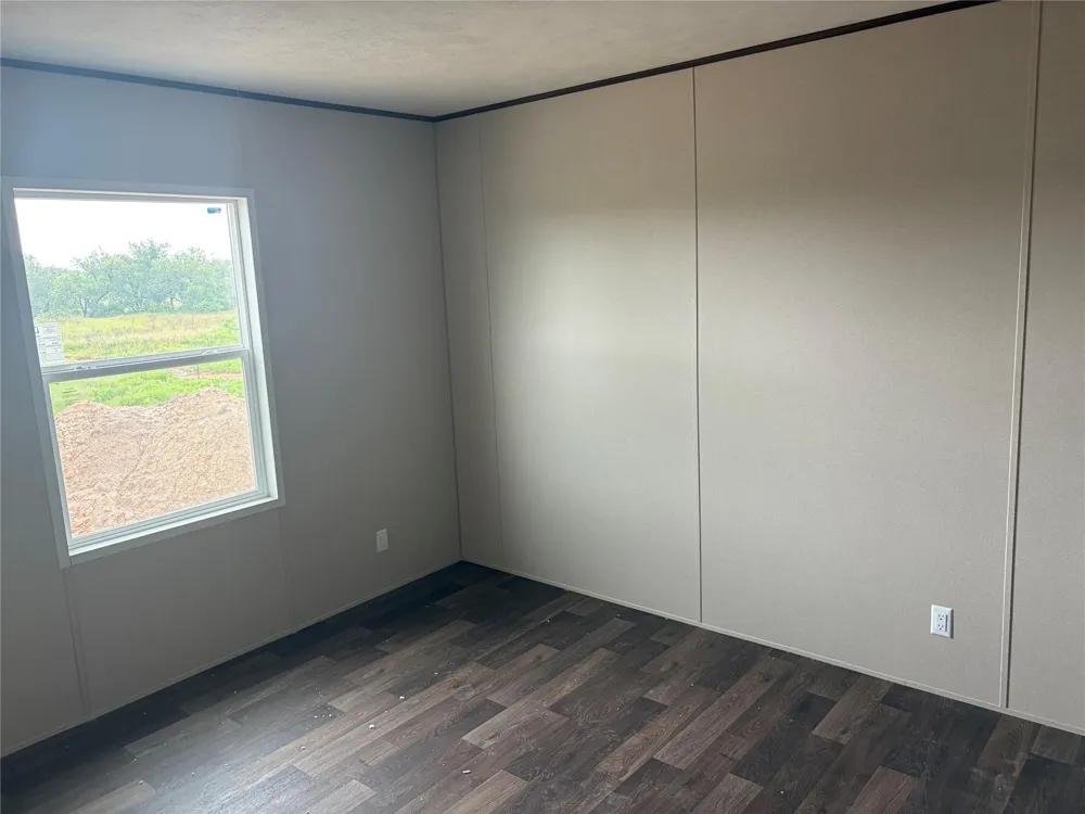 25 Cr 124 Road Floresville, TX 78114