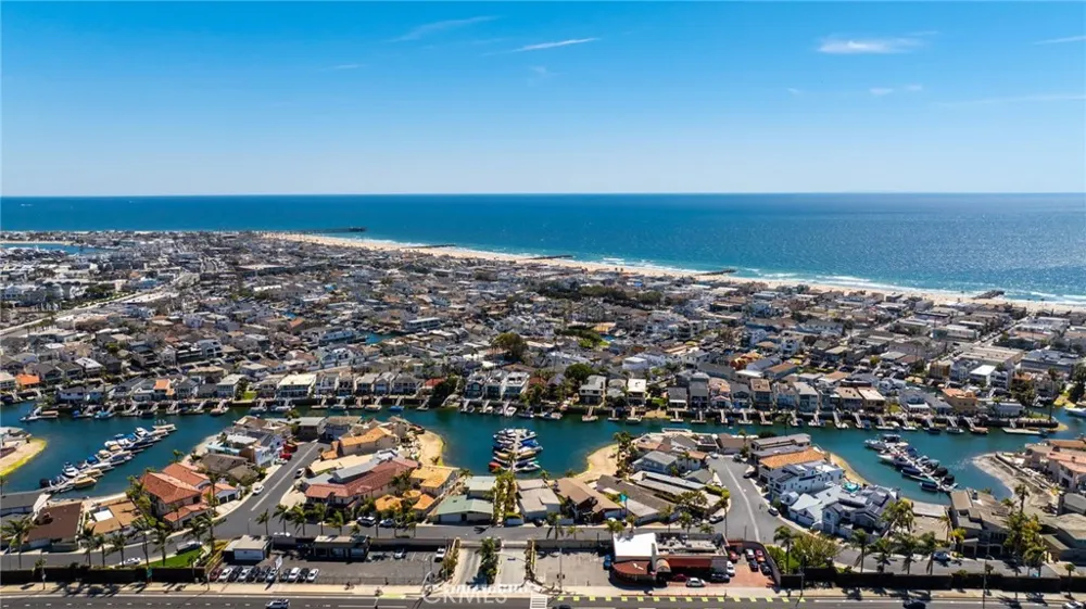 300 Cagney Lane #101 Newport Beach, CA 92663