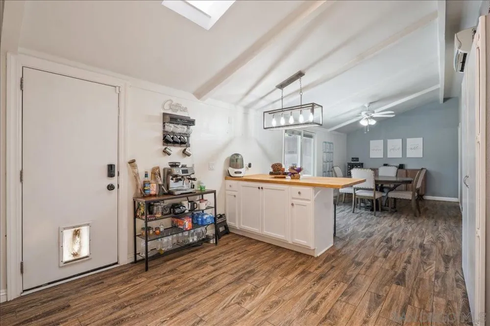 3419 S Barcelona Spring Valley, CA 91977