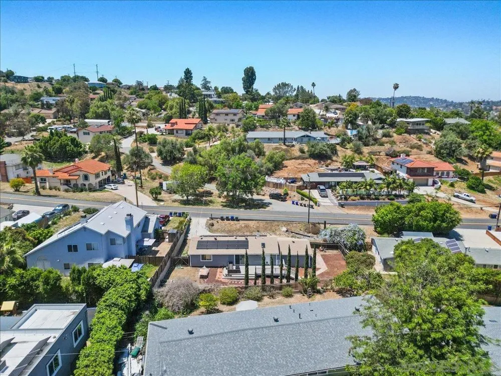 3419 S Barcelona Spring Valley, CA 91977