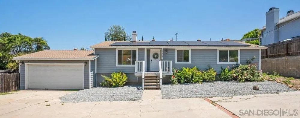 3419 S Barcelona Spring Valley, CA 91977