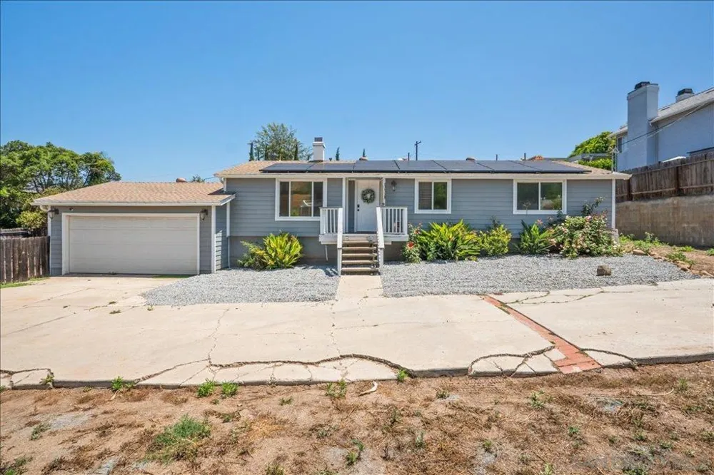 3419 S Barcelona Spring Valley, CA 91977
