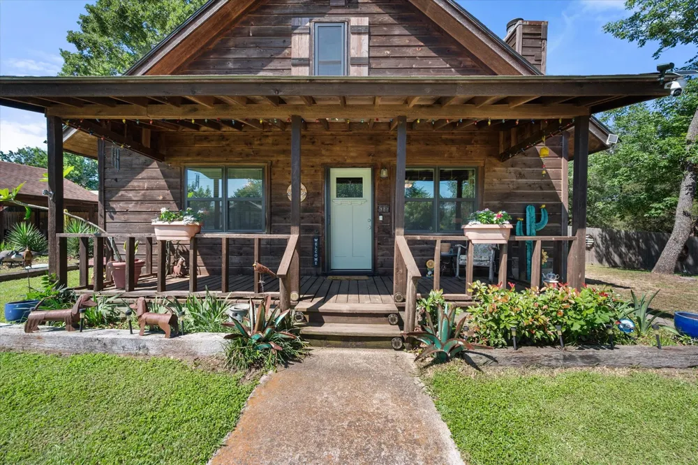 377 Southern Oaks Drive Streetman, TX 75859