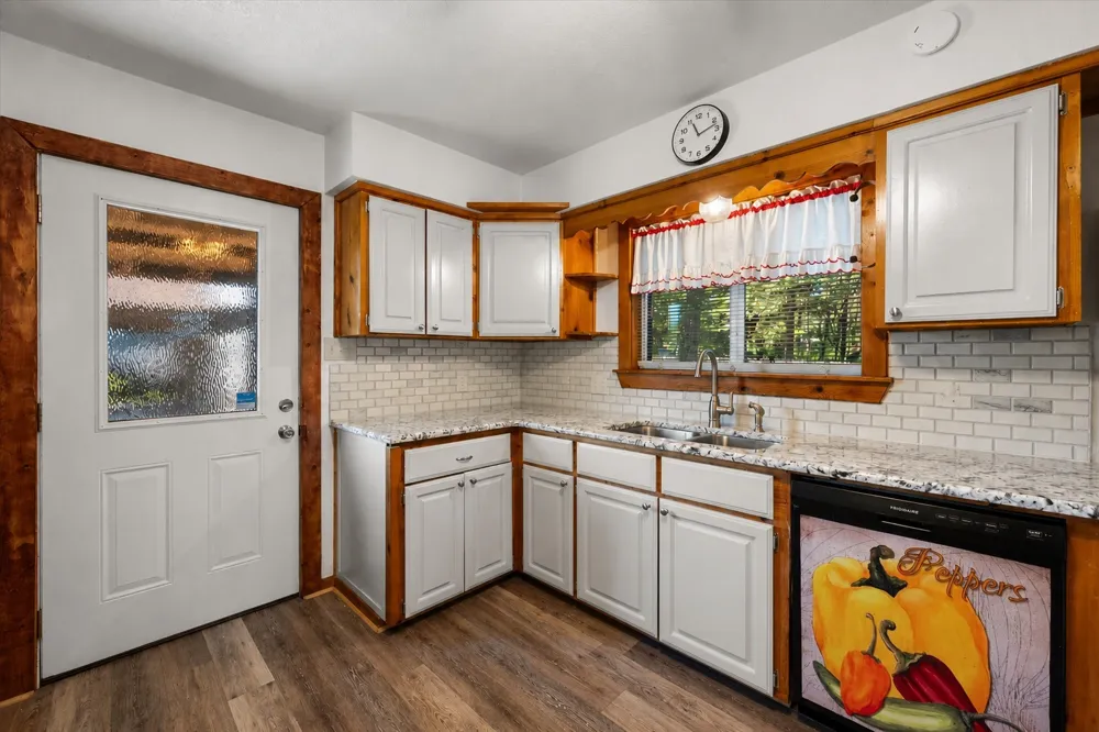 377 Southern Oaks Drive Streetman, TX 75859