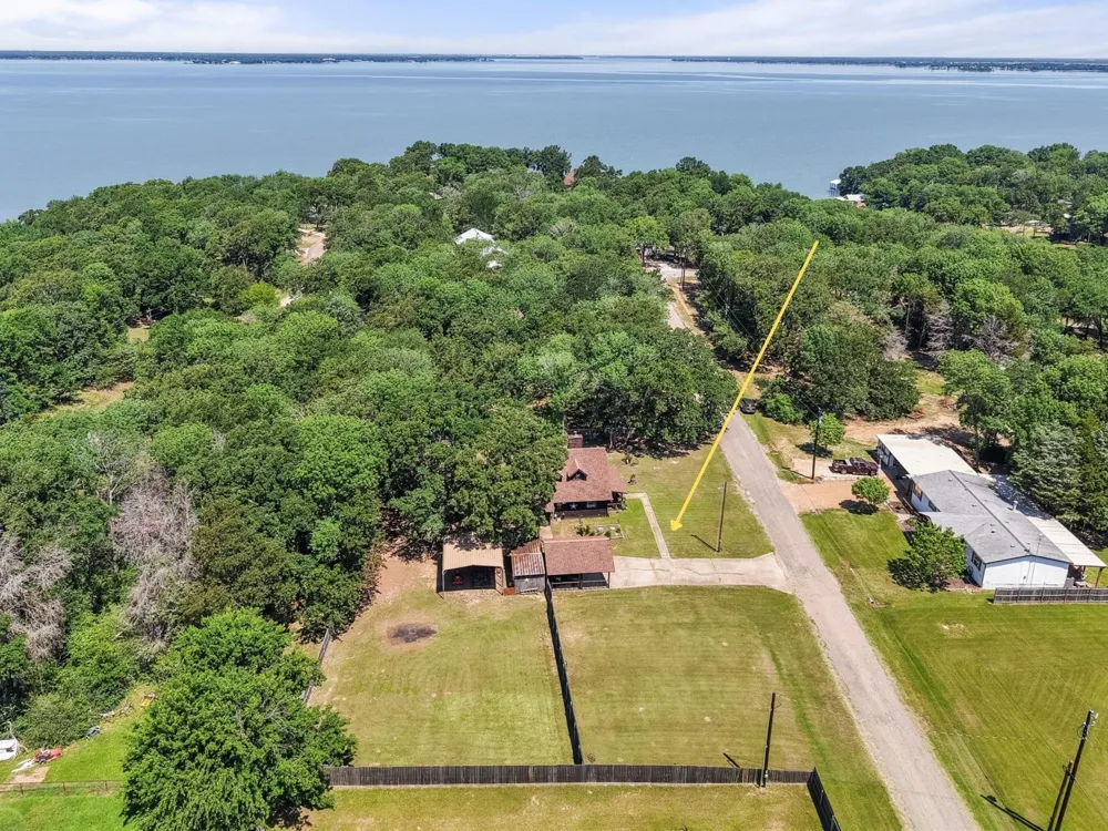 377 Southern Oaks Drive Streetman, TX 75859