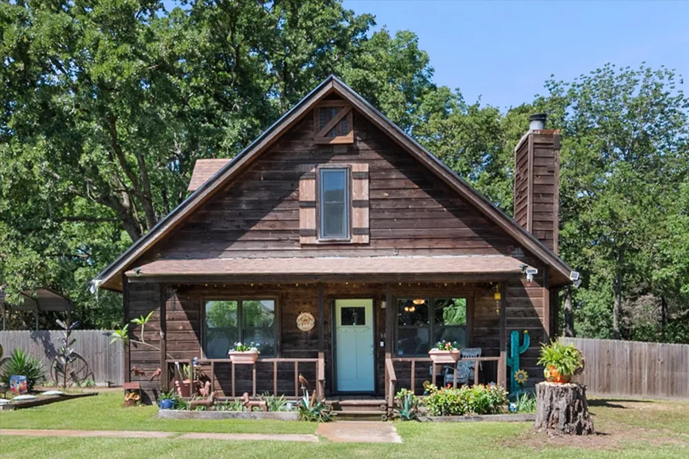 377 Southern Oaks Drive Streetman, TX 75859