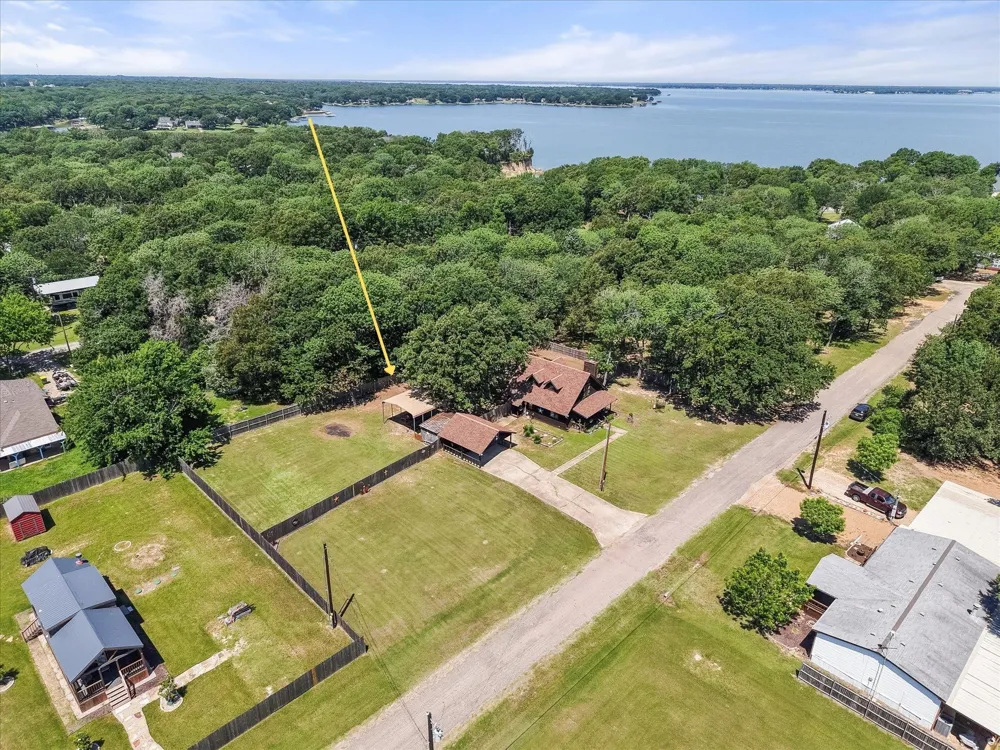 377 Southern Oaks Drive Streetman, TX 75859