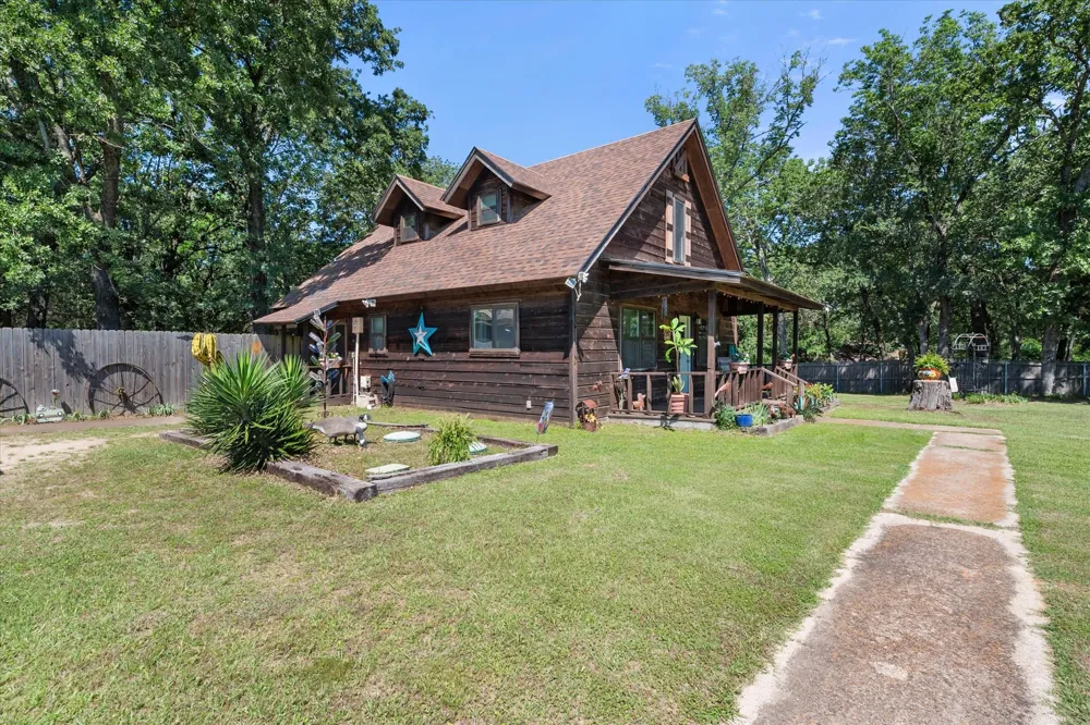 377 Southern Oaks Drive Streetman, TX 75859