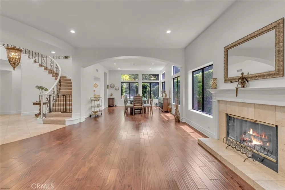 6066 Lake Lindero DR Agoura Hills, CA 91301