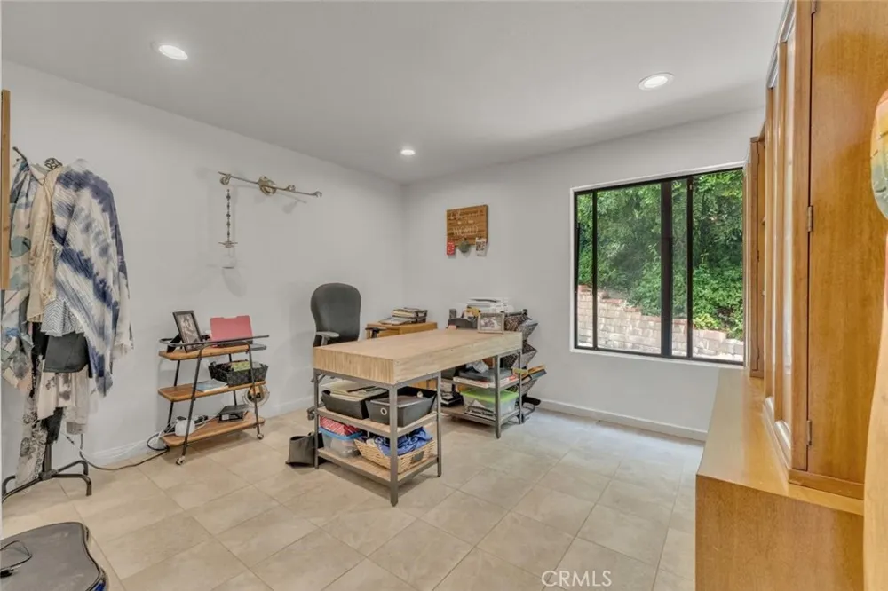 6066 Lake Lindero DR Agoura Hills, CA 91301