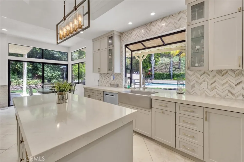 6066 Lake Lindero DR Agoura Hills, CA 91301