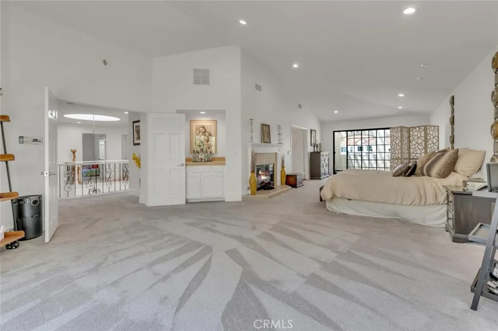 6066 Lake Lindero DR Agoura Hills, CA 91301