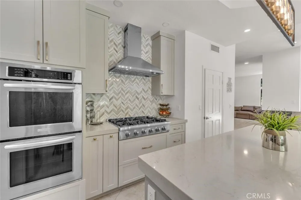 6066 Lake Lindero DR Agoura Hills, CA 91301
