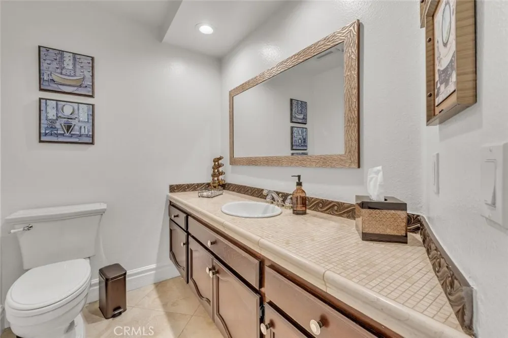 6066 Lake Lindero DR Agoura Hills, CA 91301