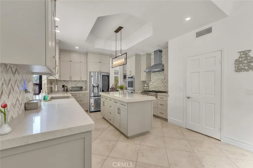 6066 Lake Lindero DR Agoura Hills, CA 91301