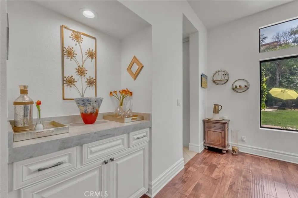 6066 Lake Lindero DR Agoura Hills, CA 91301