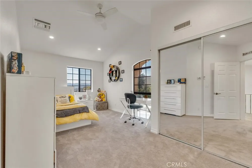 6066 Lake Lindero DR Agoura Hills, CA 91301