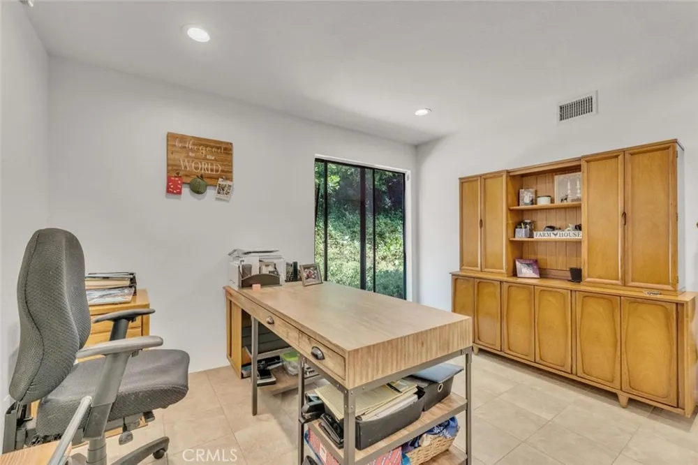 6066 Lake Lindero DR Agoura Hills, CA 91301