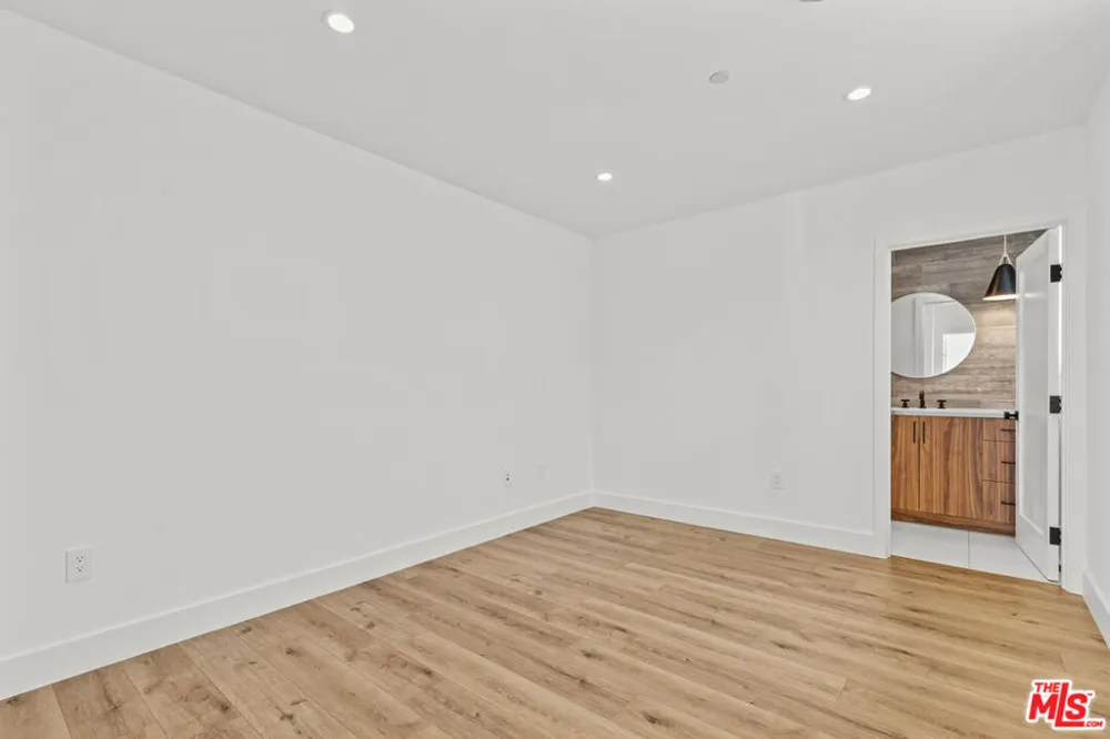 5536 Tova Road Sherman Oaks, CA 91411