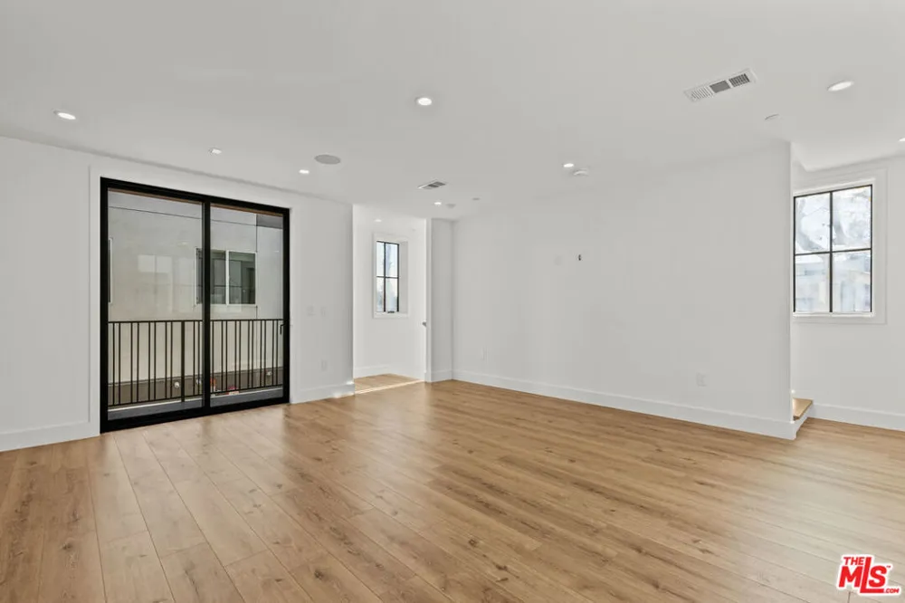 5536 Tova Road Sherman Oaks, CA 91411