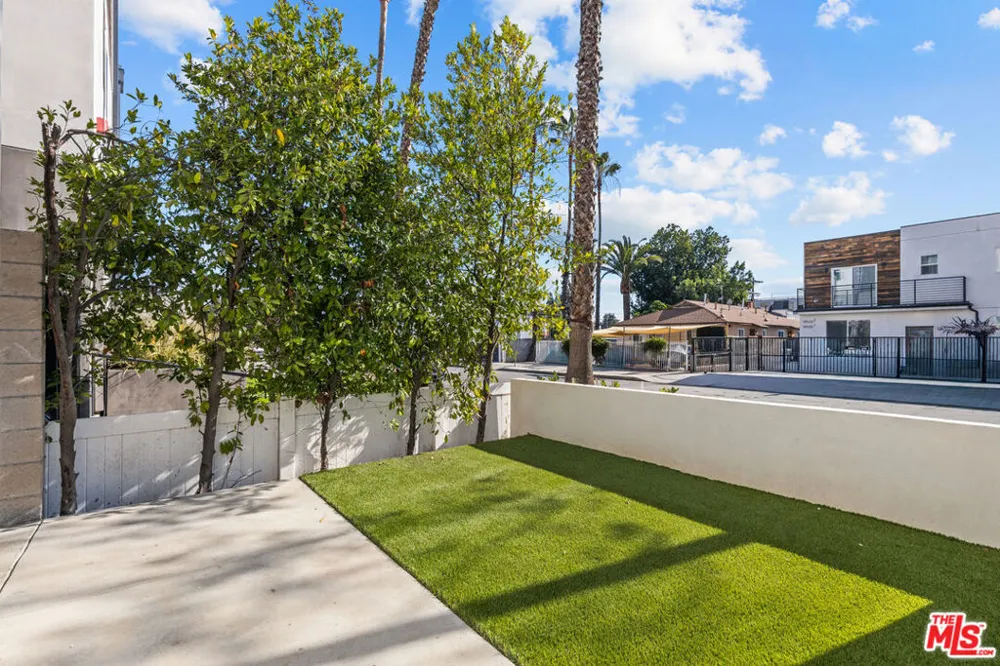 5536 Tova Road Sherman Oaks, CA 91411