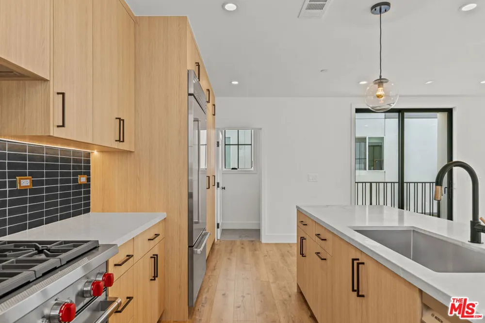 5536 Tova Road Sherman Oaks, CA 91411