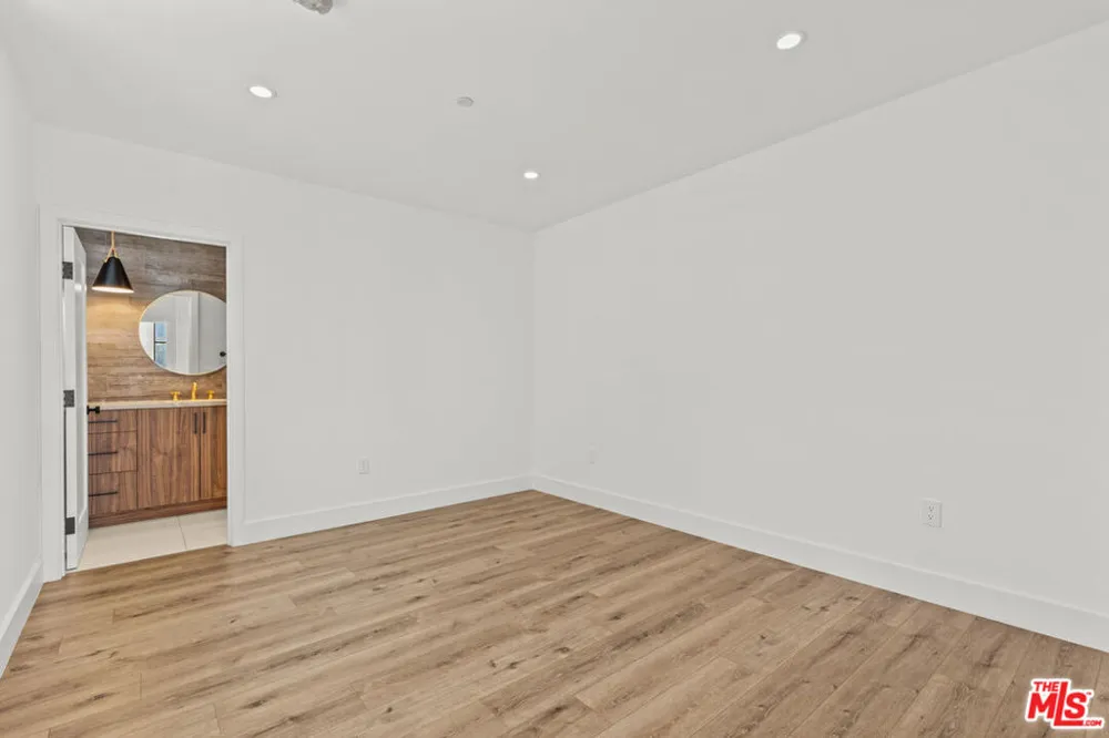 5536 Tova Road Sherman Oaks, CA 91411
