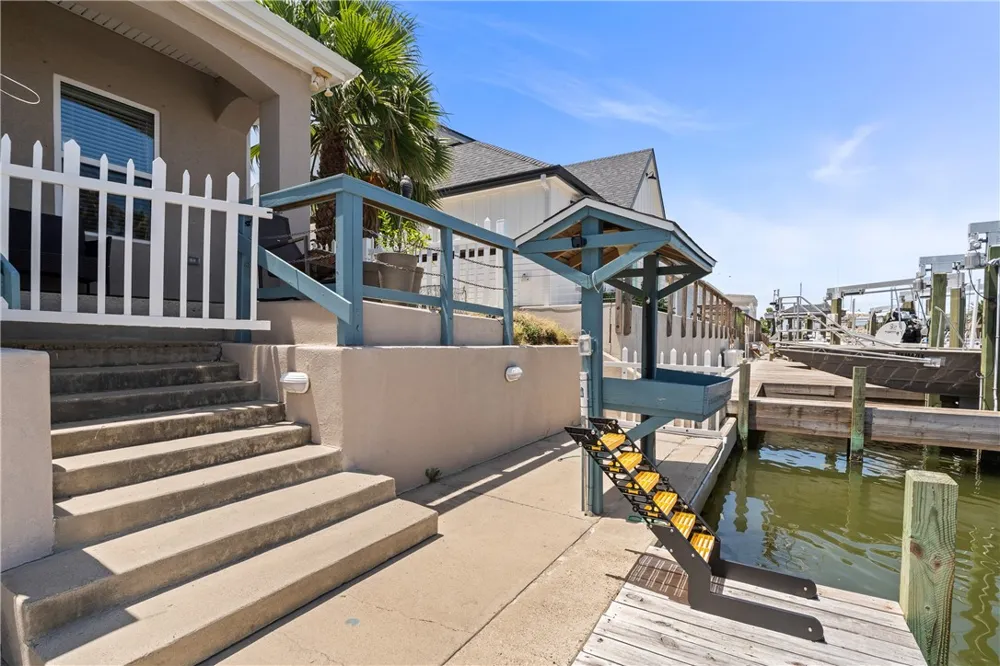 650 S Bay Street Aransas Pass, TX 78336
