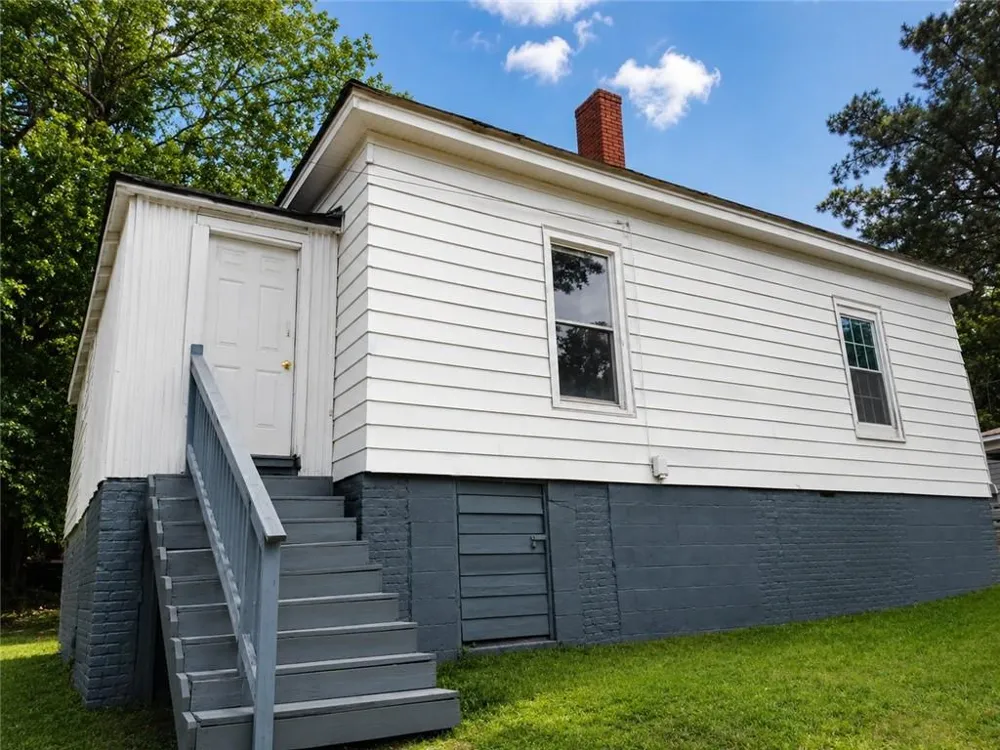 8 Spruce Street Porterdale, GA 30014