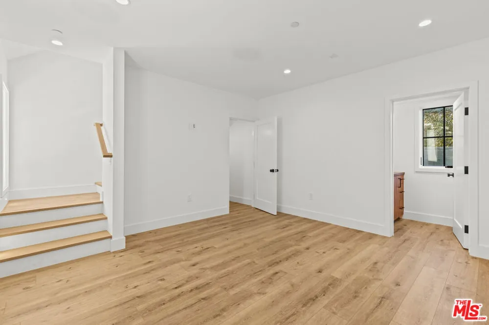 5538 Tova Road Sherman Oaks, CA 91411
