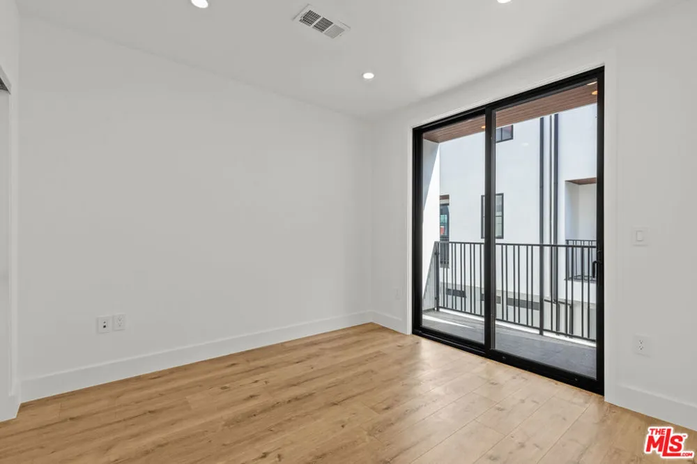 5538 Tova Road Sherman Oaks, CA 91411