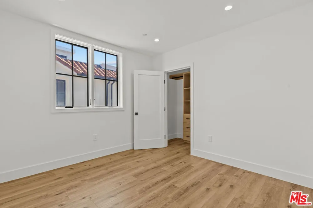 5538 Tova Road Sherman Oaks, CA 91411