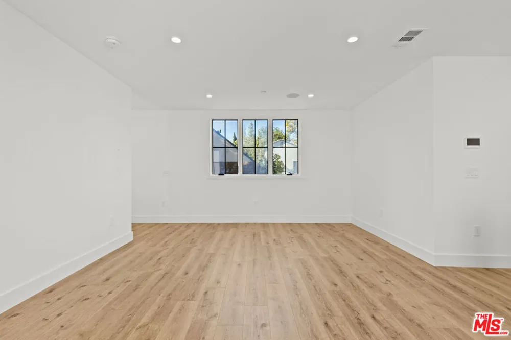 5538 Tova Road Sherman Oaks, CA 91411