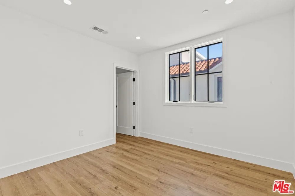 5538 Tova Road Sherman Oaks, CA 91411