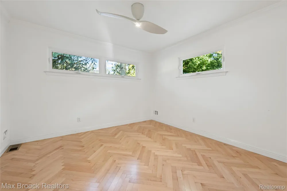 2665 Middlebelt Road West Bloomfield Charter Township, MI 48324