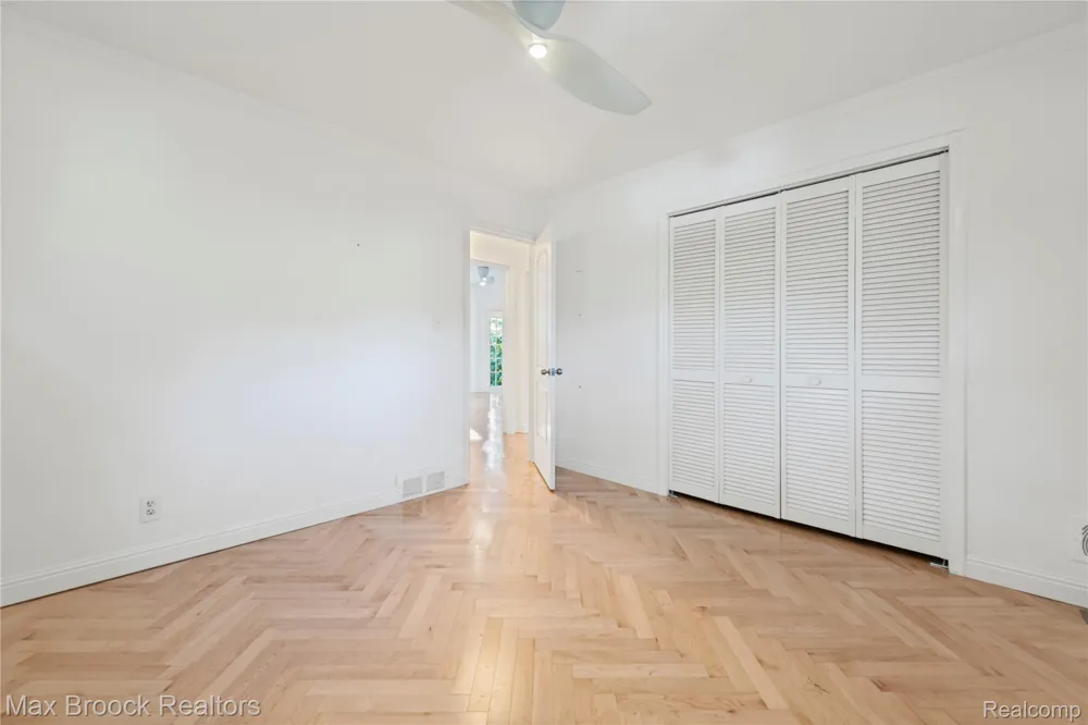 2665 Middlebelt Road West Bloomfield Charter Township, MI 48324
