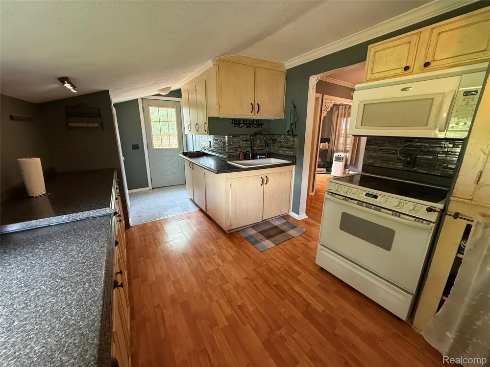 3341 W Baldwin Road Mundy Township, MI 48439