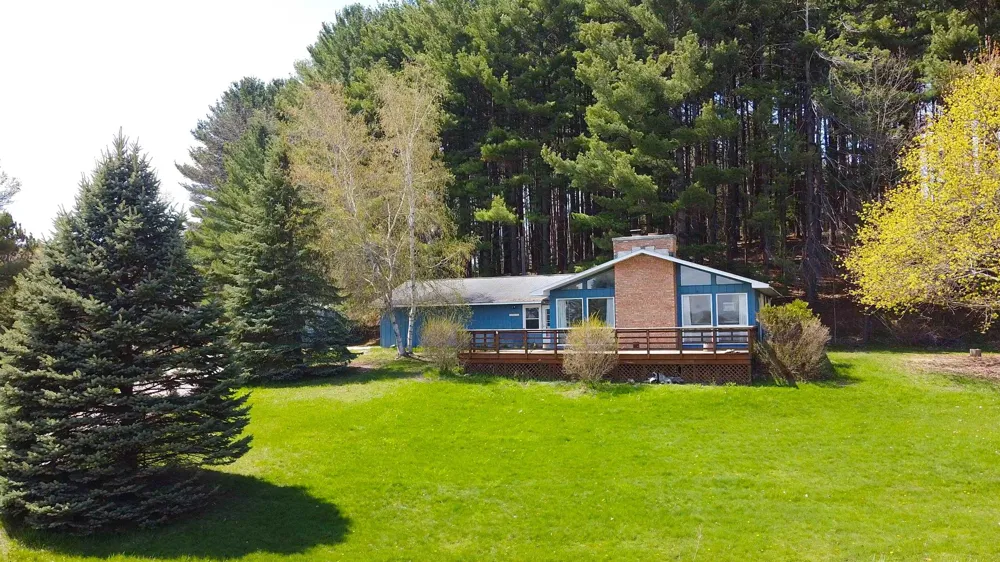 11892 Cabin Lane Milton Township, MI 49676