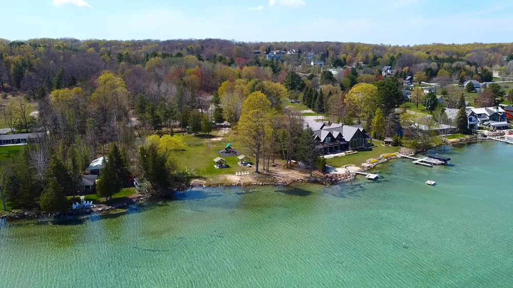 11892 Cabin Lane Milton Township, MI 49676