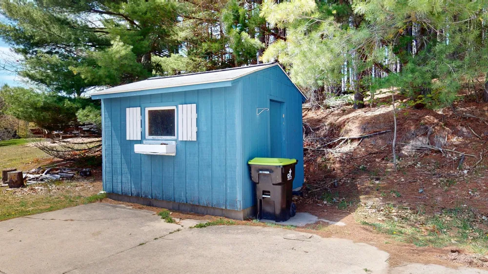 11892 Cabin Lane Milton Township, MI 49676