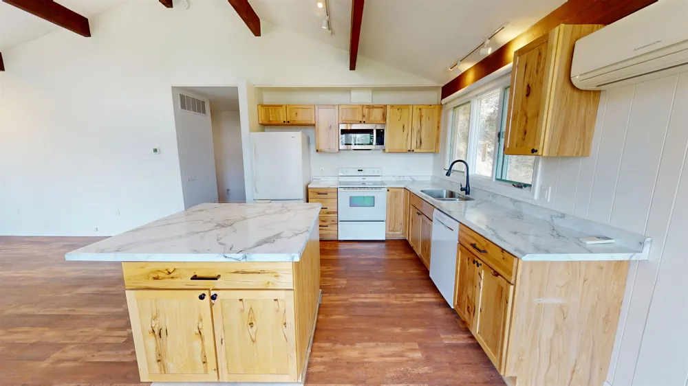11892 Cabin Lane Milton Township, MI 49676