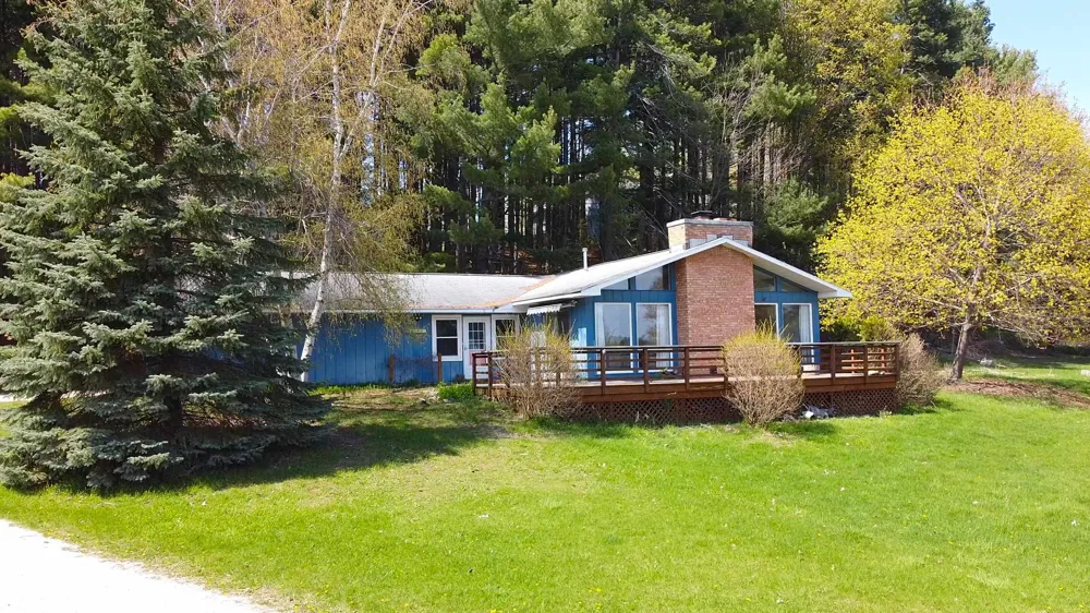 11892 Cabin Lane Milton Township, MI 49676
