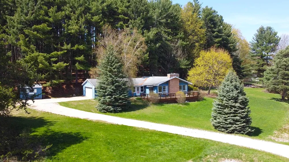 11892 Cabin Lane Milton Township, MI 49676