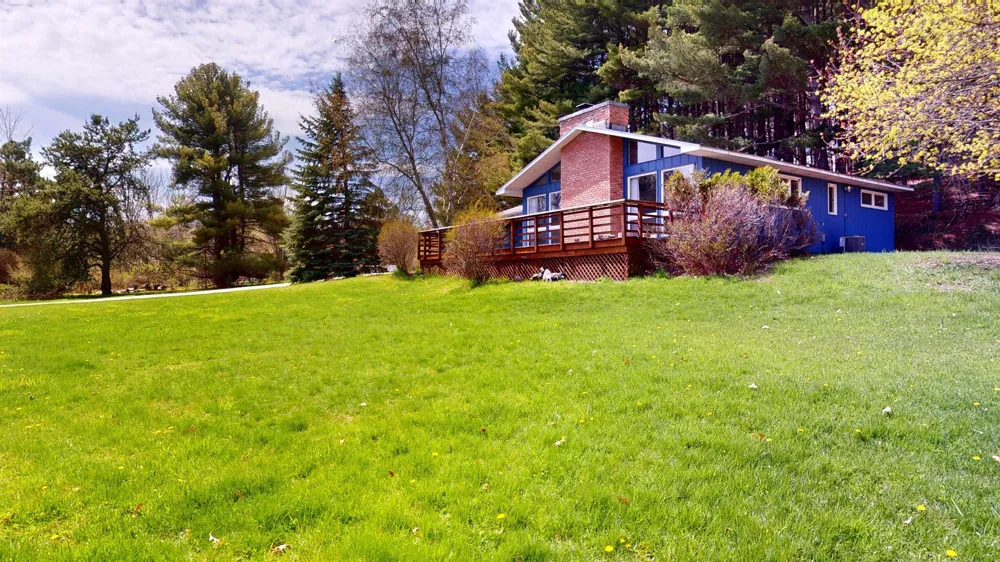 11892 Cabin Lane Milton Township, MI 49676